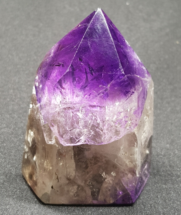 균열 스모키 아메시스트 육각주