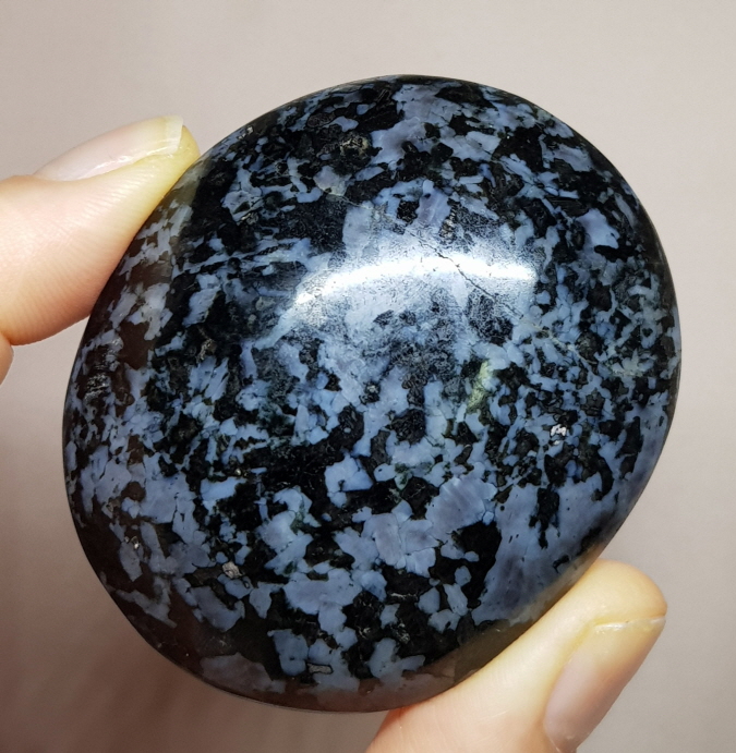 멀리나이트( Merlinite)자갈형