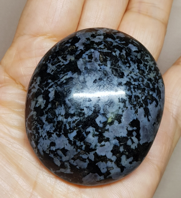 멀리나이트( Merlinite)자갈형