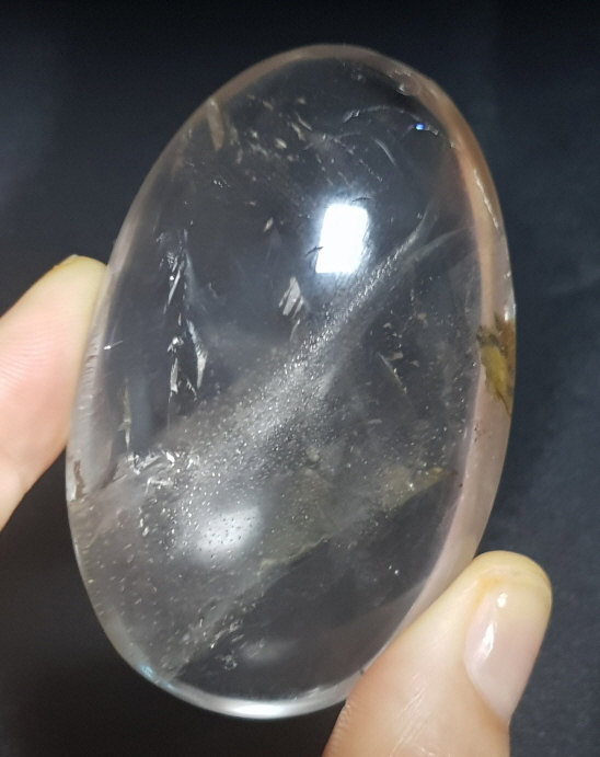 살짝 황수정 기운이 들어있는 백수정