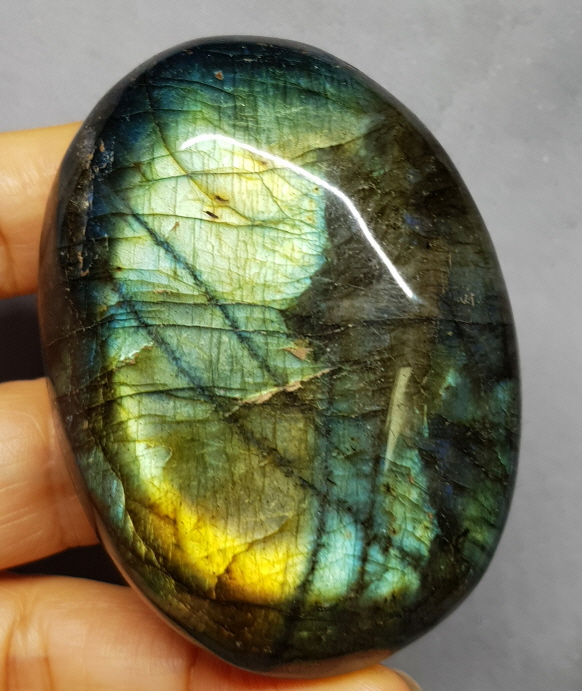 색감 좋은 라브라도라이트원석