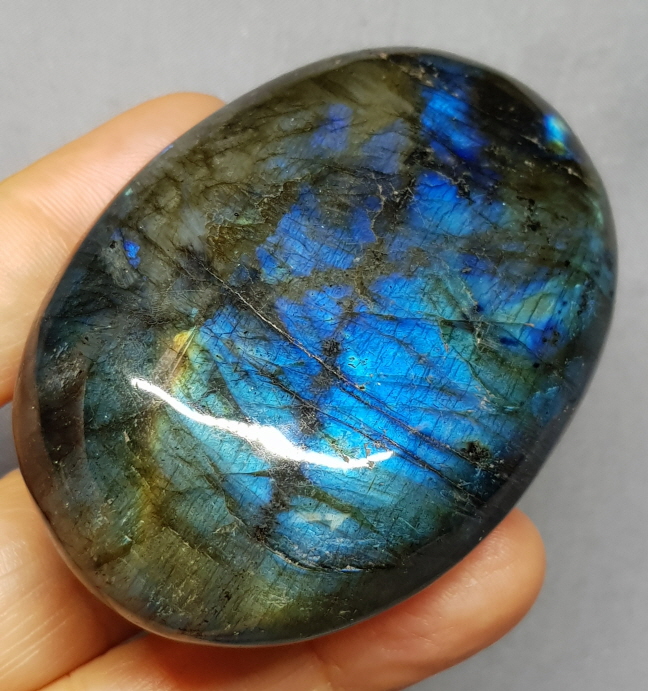 색감 좋은 라브라도라이트원석