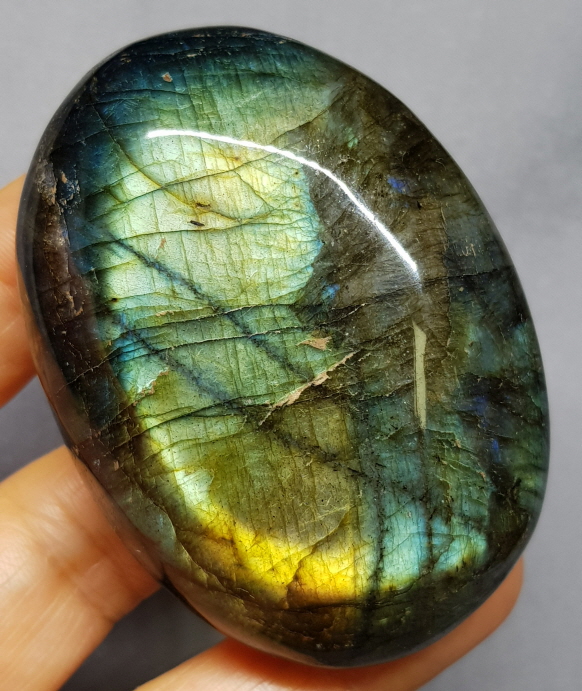 색감 좋은 라브라도라이트원석