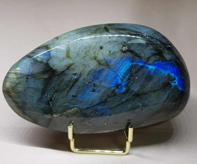 라브라도라이트 원석