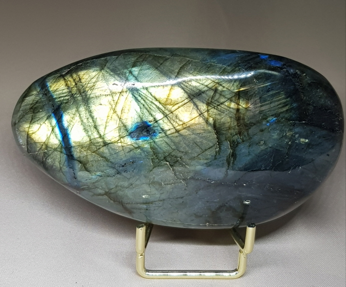 라브라도라이트 원석