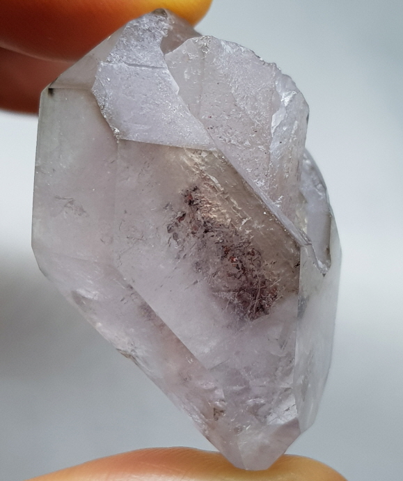 자수정 티타늄 결합