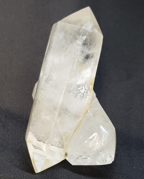 더블 터미네이티드 크로스형육각주